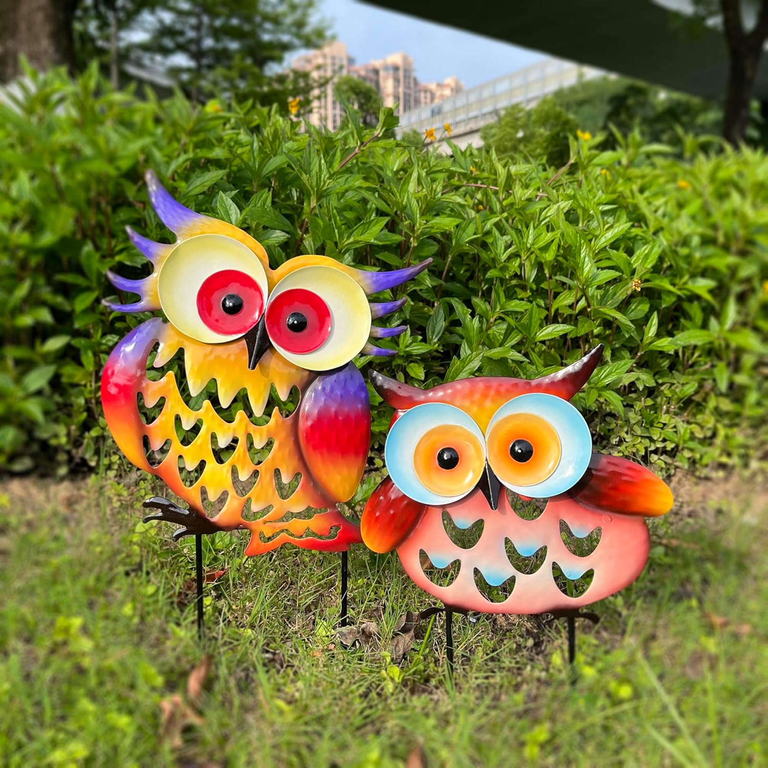 Pack of 2 Metal Fresh Color Owl Garden Statues Silhouette Owl Stakes Decorative Outdoor Statues Animal Sculptures for Yard Décor and Lawn Ornaments, MX202303-1